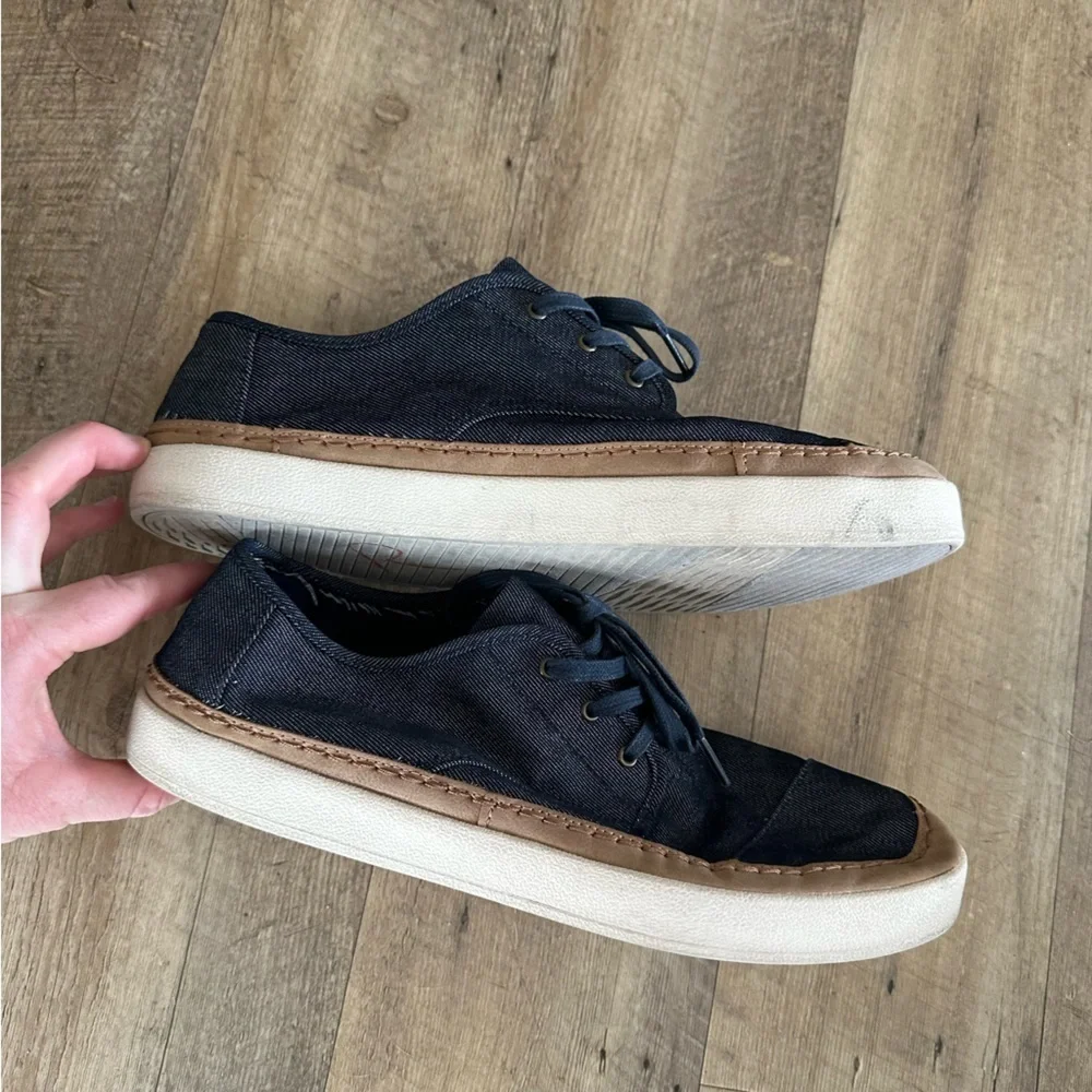 TOMS Paseo Trainers in Navy